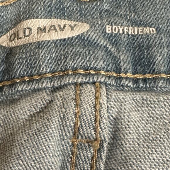 Old Navy Boyfriend Denim Shorts Size 8 Light Wash Distressed Cuffed Summer Chic - Picture 11 of 11
